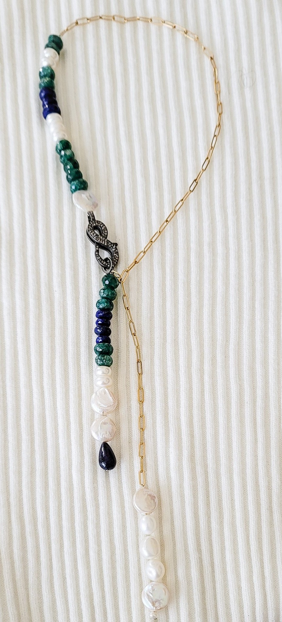 Emerald and Pearl Lariat Necklace L.Signature Collection by L.Styles