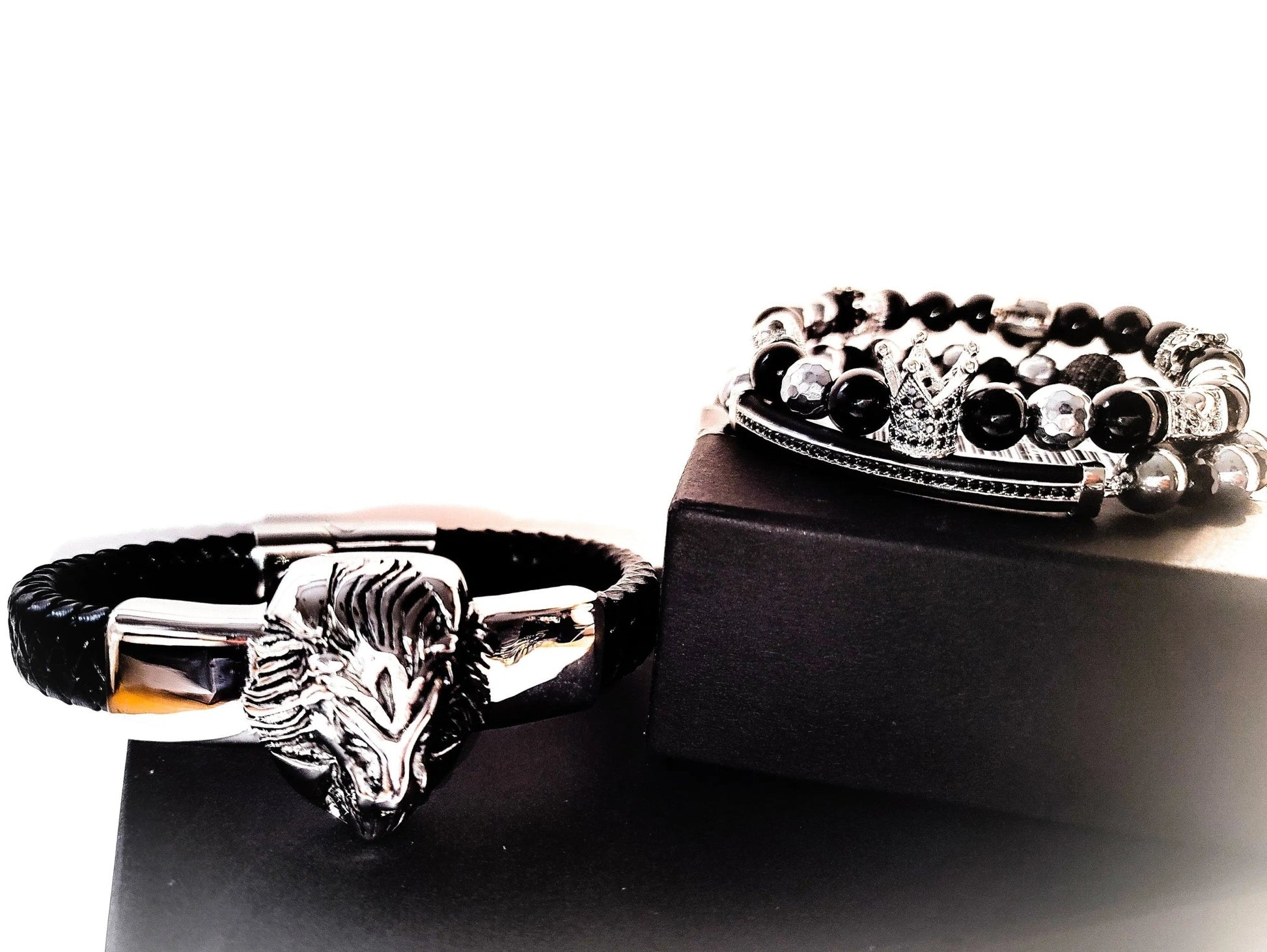 Lion's Gate Silver and Black Bracelet set L.Signature Collection