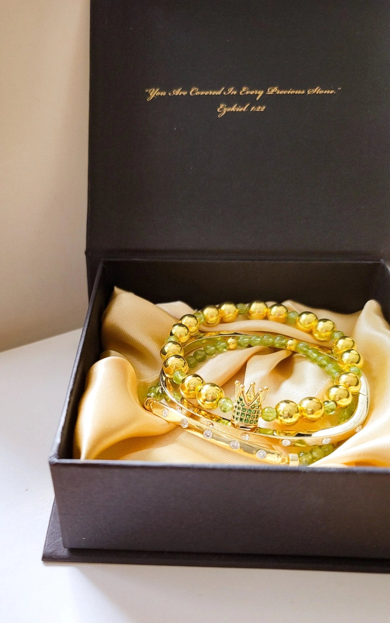 My " Peridot" Crown Bracelet Set L.Signature Collection