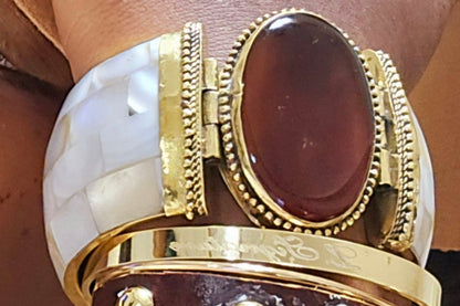 Natural Brown Agate Shell Bangles L.Signature Collection by L.Styles