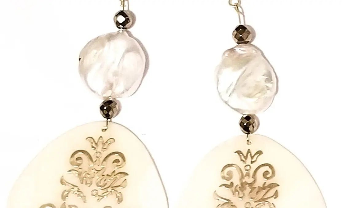 Pearl and Shell Earrings L.Signature Collection